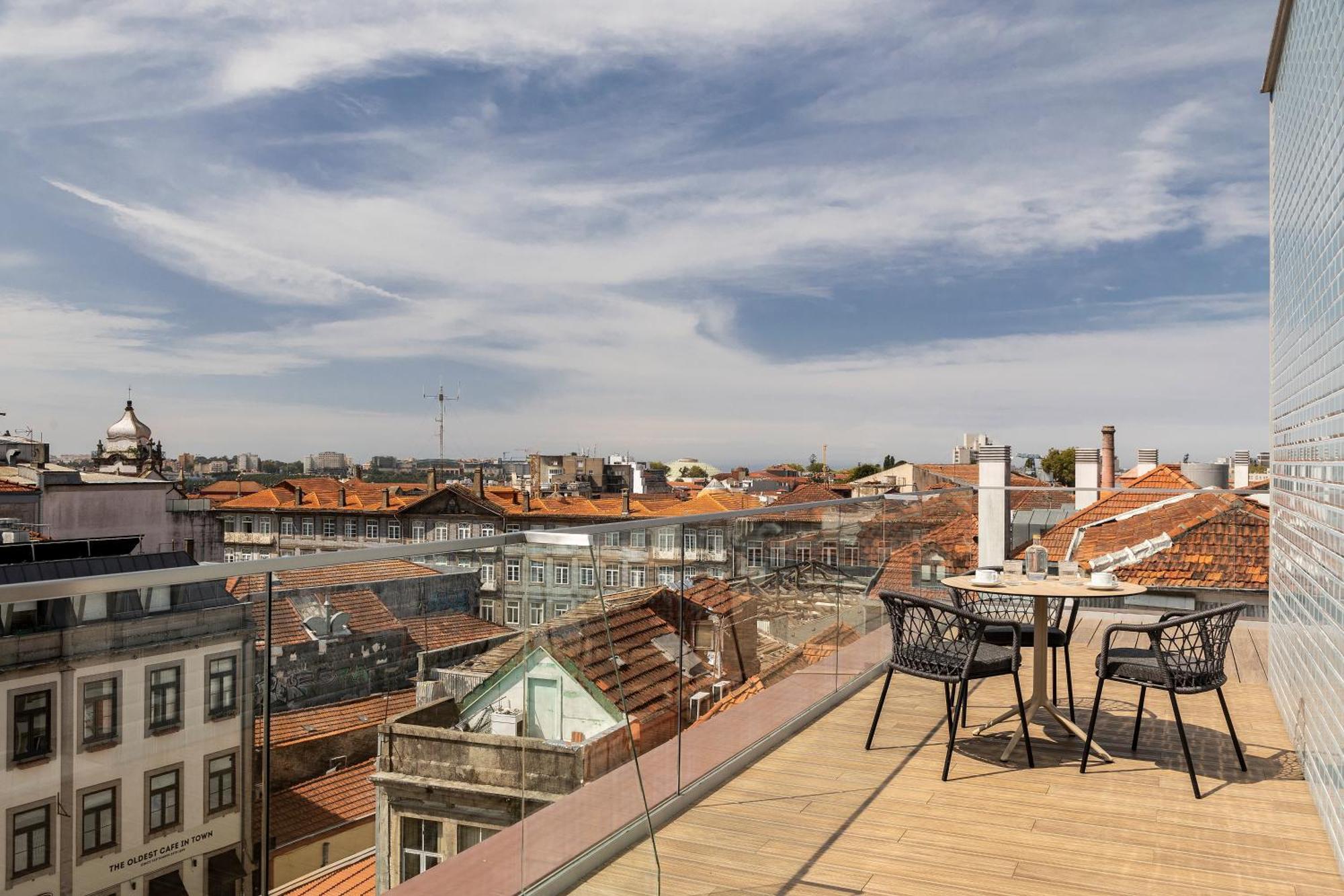 Wine & Books Porto Hotel Extérieur photo View from the rooftop